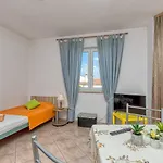 Sunrise Apartment *