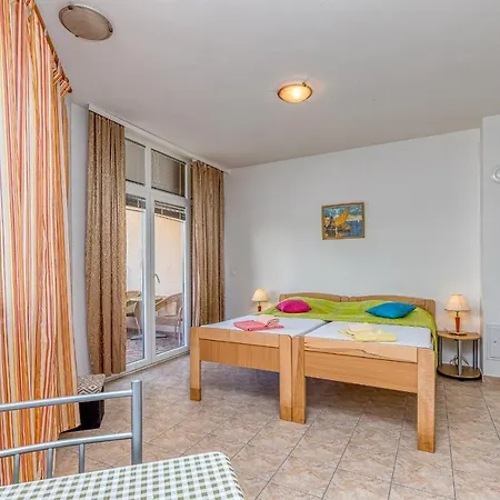 Sunrise Apartment *