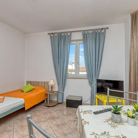 Sunrise Apartment *